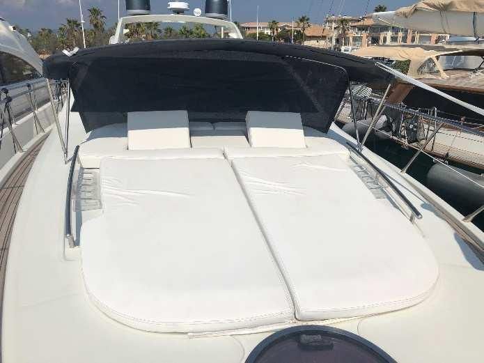 2004 Azimut 69 
