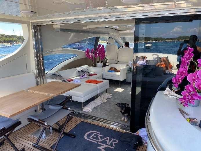 2004 Azimut 69 