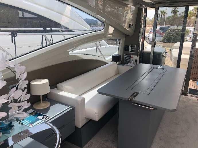 2004 Azimut 69 