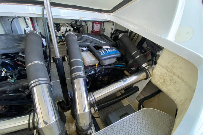 Yachtsea Yacht Photos Pics Engine compartment of a 2004 Formula 40 Performance Cruiser with MerCruiser 8.1S HO engine.