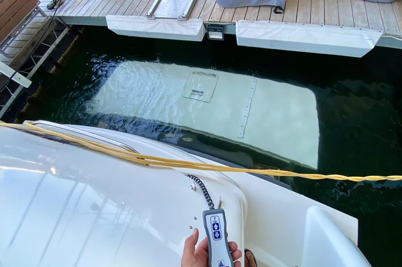 Yachtsea Yacht Photos Pics 2004 Formula 40 Performance Cruiser with remote control, docked at marina.