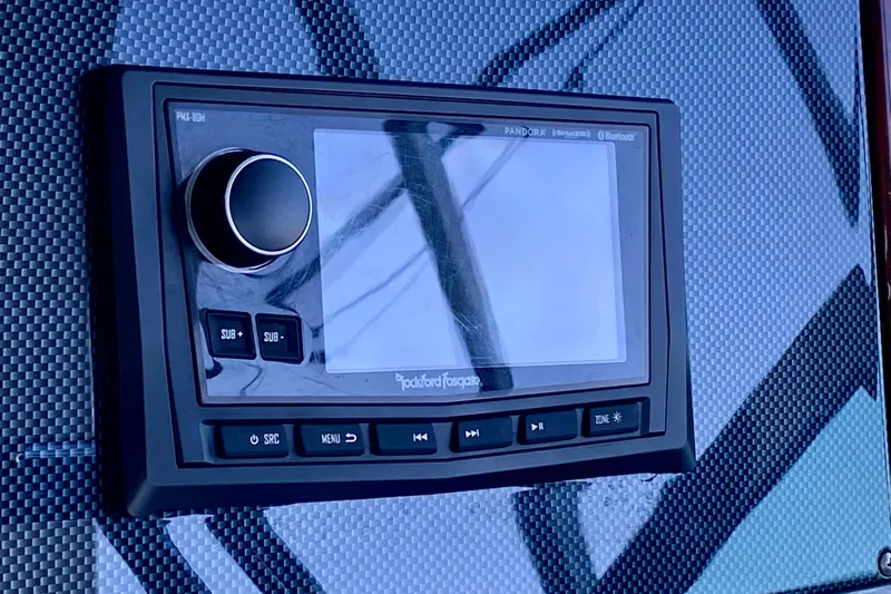 Yachtsea Yacht Photos Pics Close-up of a Rockford Fosgate audio system on a 2004 Formula 40 Performance Cruiser.