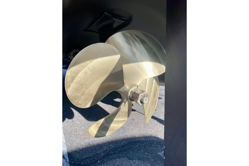 Yachtsea Yacht Photos Pics Propeller of 2004 Formula 40 Performance Cruiser, gleaming in sunlight.