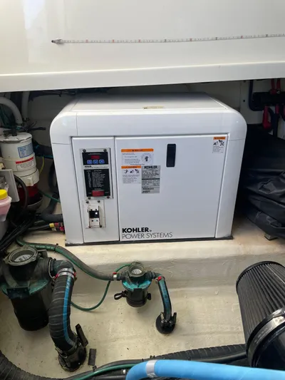 Blue Star Yacht Photos Pics Engine Room Generator