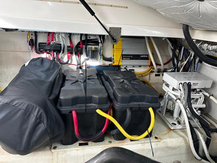 Blue Star Yacht Photos Pics Engine Room Batteries