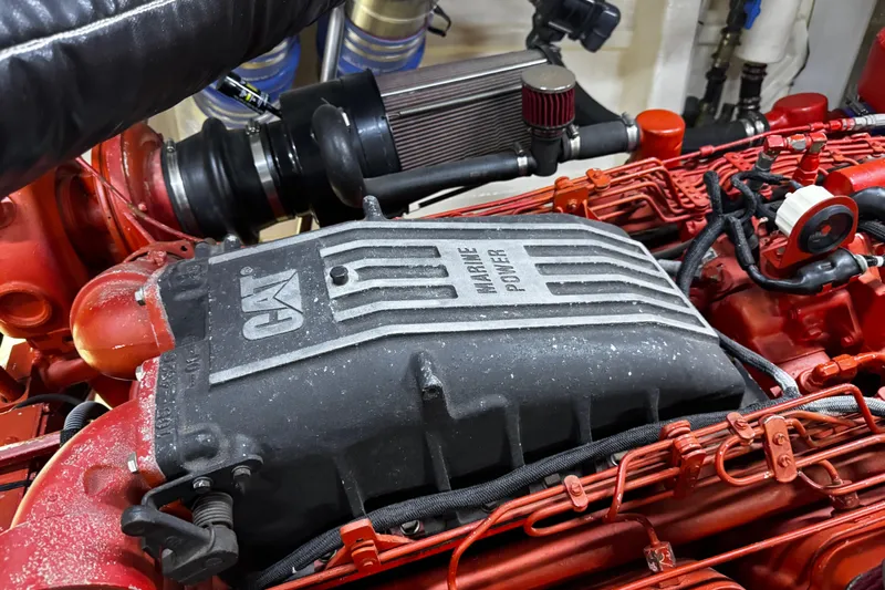 Atlantis Yacht Photos Pics Engine of 1996 Hershine Benship 87 with CAT marine power components.