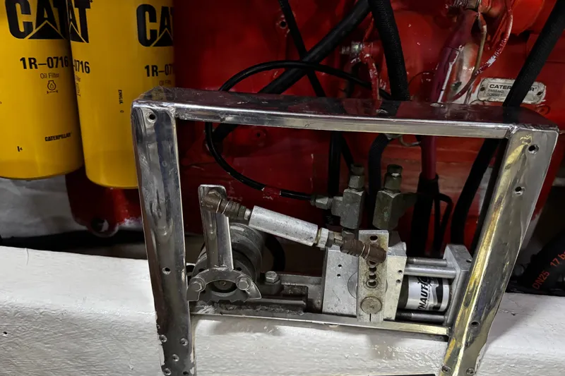 Atlantis Yacht Photos Pics Engine components of a 1996 Hershine Benship 87 with Caterpillar oil filters.