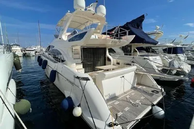 2011 Azimut Fly 53