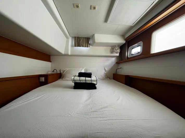 Cristal Yacht Photos Pics Cristal - Cabin View (4)