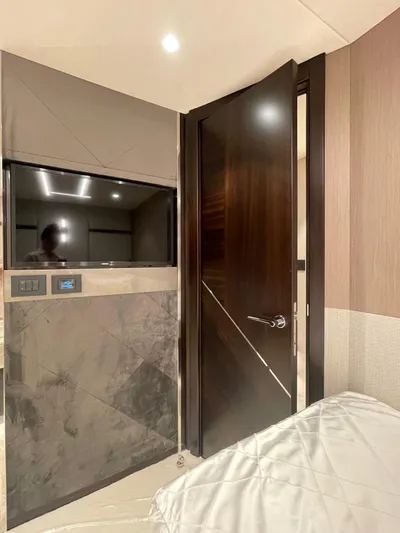  Yacht Photos Pics Interior of 2022 Sunseeker 88 Yacht with modern design and luxurious finishes.