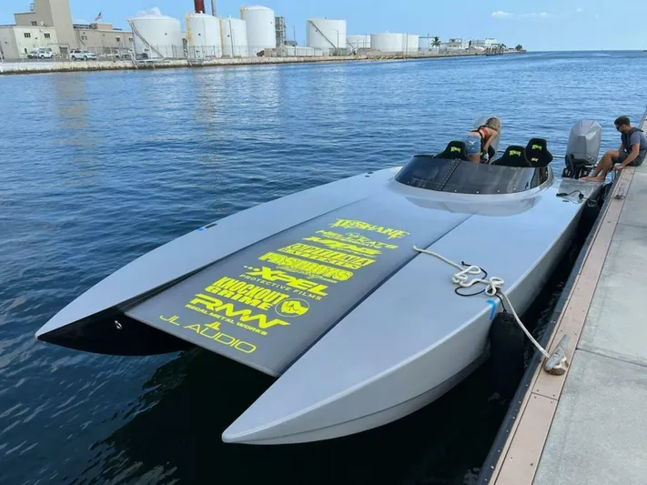  Yacht Photos Pics 2021 Hellkat 320x Wide Body - Image 4