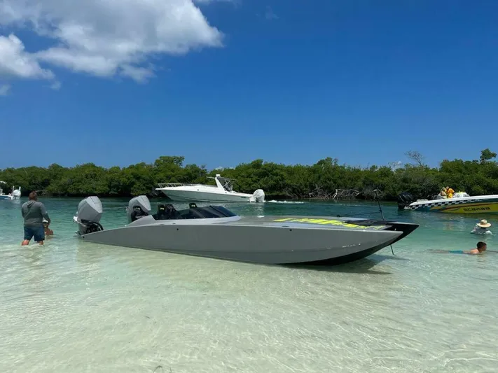  Yacht Photos Pics 2021 Hellkat 320x Wide Body - Image 3
