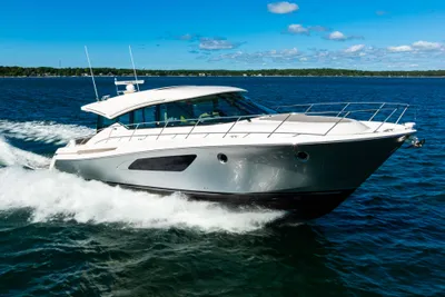 Tiara Yachts 53 Coupe