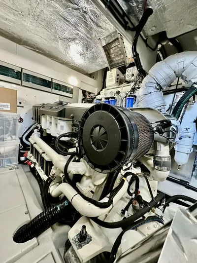  Yacht Photos Pics 2023 Sunseeker Manhattan 55 - Image 41