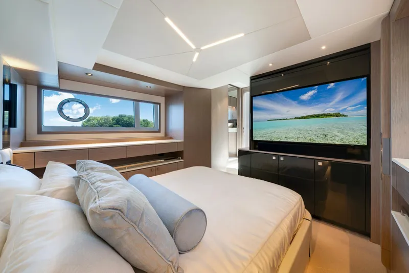  Yacht Photos Pics 2023 Sunseeker Manhattan 55 - Image 24