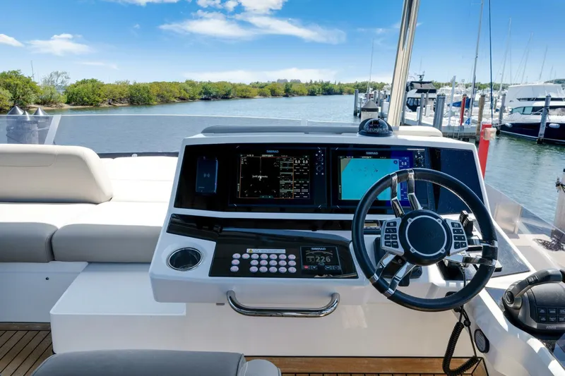  Yacht Photos Pics 2023 Sunseeker Manhattan 55 - Image 32