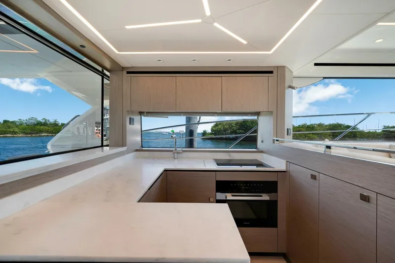  Yacht Photos Pics 2023 Sunseeker Manhattan 55 - Image 11