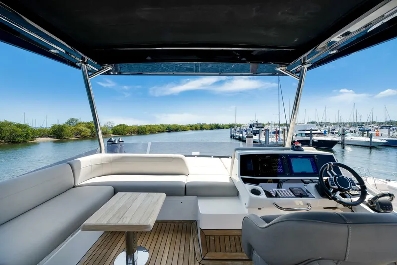  Yacht Photos Pics 2023 Sunseeker Manhattan 55 - Image 29