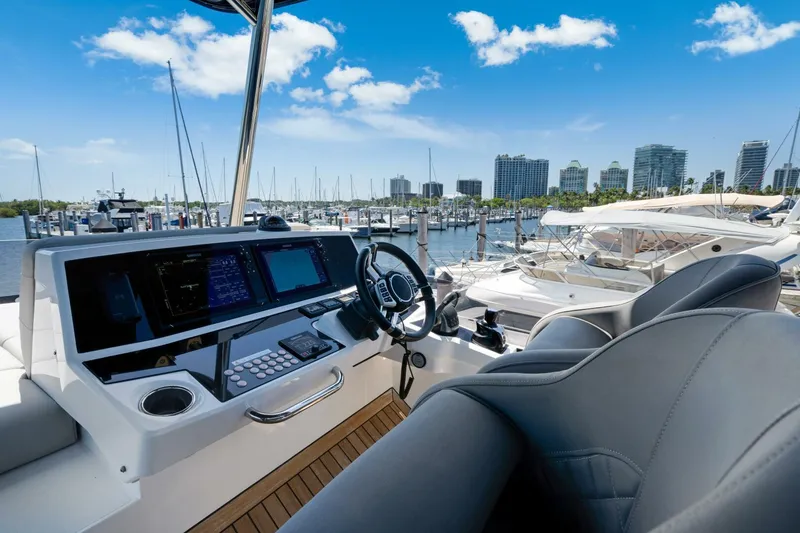  Yacht Photos Pics 2023 Sunseeker Manhattan 55 - Image 30