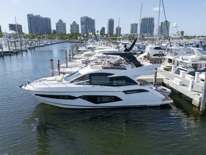  Yacht Photos Pics 2023 Sunseeker Manhattan 55 - Image 36