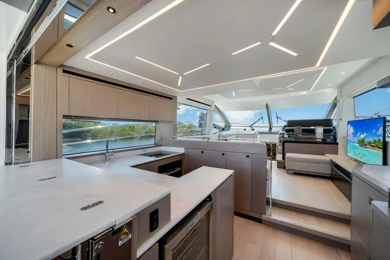  Yacht Photos Pics 2023 Sunseeker Manhattan 55 - Image 9