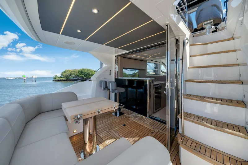  Yacht Photos Pics 2023 Sunseeker Manhattan 55 - Image 6