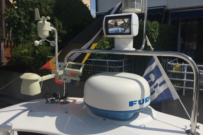  Yacht Photos Pics Radar and navigation equipment on a 1994 Fairline Phantom 37 yacht.