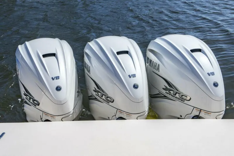  Yacht Photos Pics 2020 Grady-white Canyon 376 - Image 14