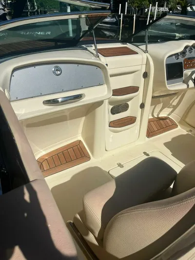  Yacht Photos Pics 2018 Chris-craft Capri - Image 6