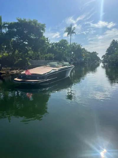  Yacht Photos Pics 2018 Chris-craft Capri - Image 2
