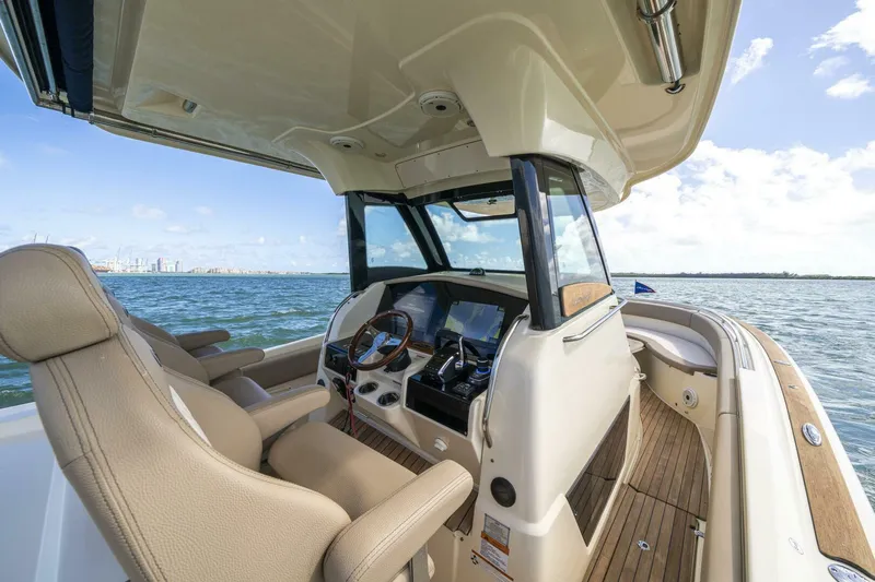  Yacht Photos Pics 2022 Chris-craft Catalina 34 - Image 23