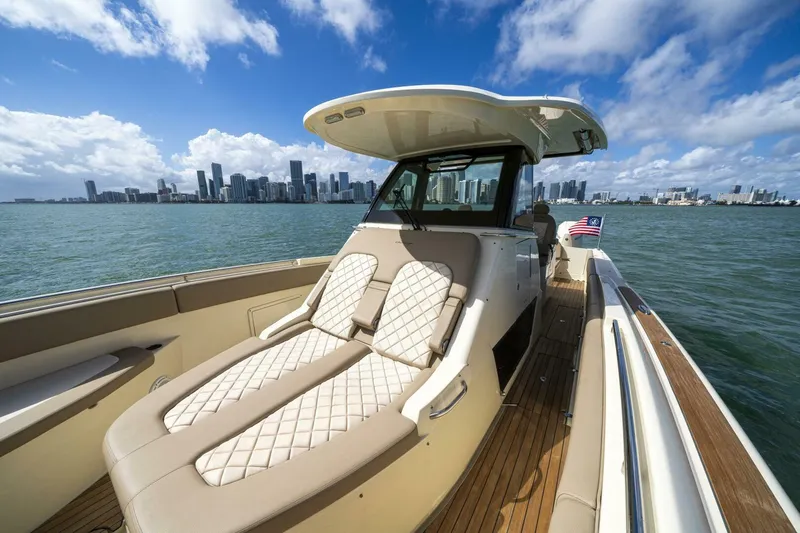  Yacht Photos Pics 2022 Chris-craft Catalina 34 - Image 30