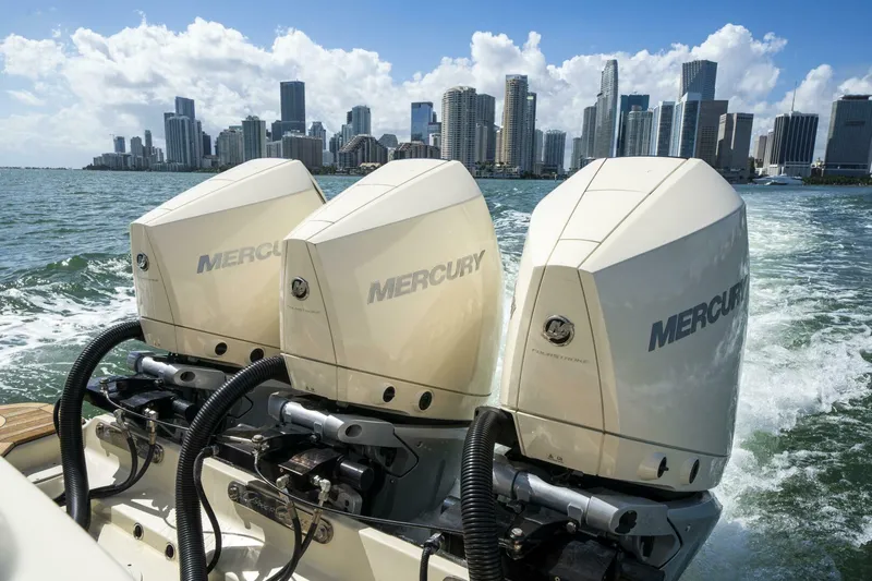  Yacht Photos Pics 2022 Chris-craft Catalina 34 - Image 13