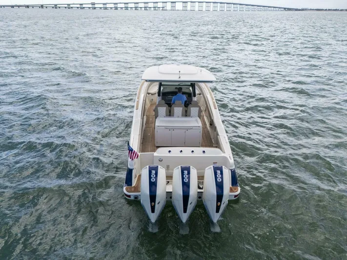  Yacht Photos Pics 2022 Chris-craft Catalina 34 - Image 12