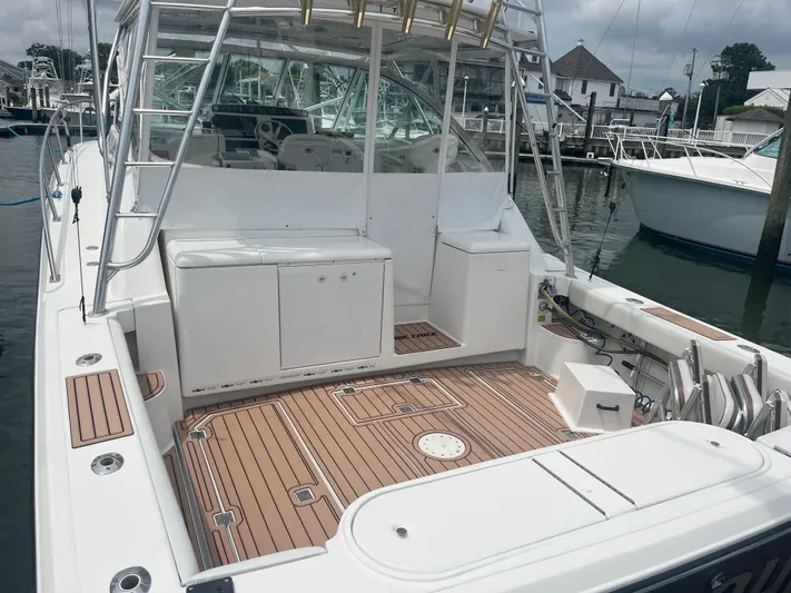 Side Chick Yacht Photos Pics 