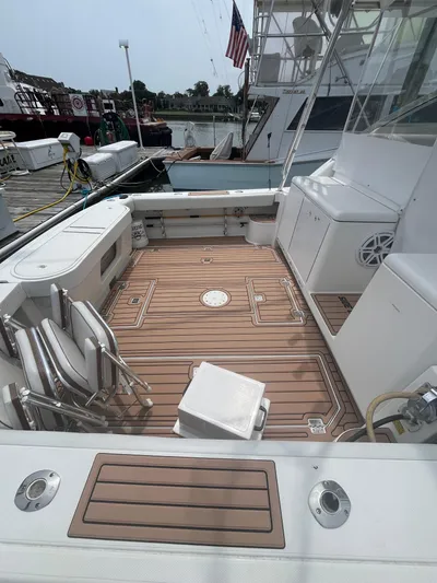 Side Chick Yacht Photos Pics 