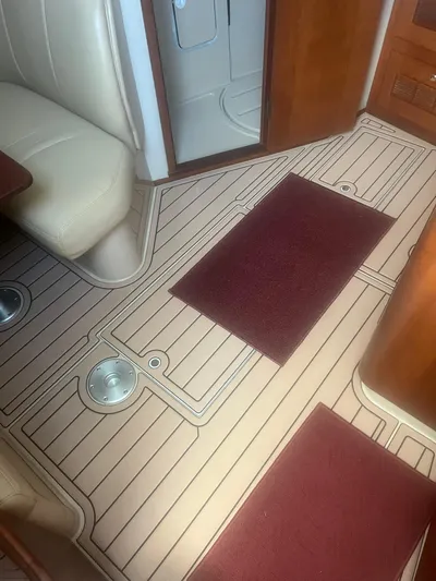 Side Chick Yacht Photos Pics 