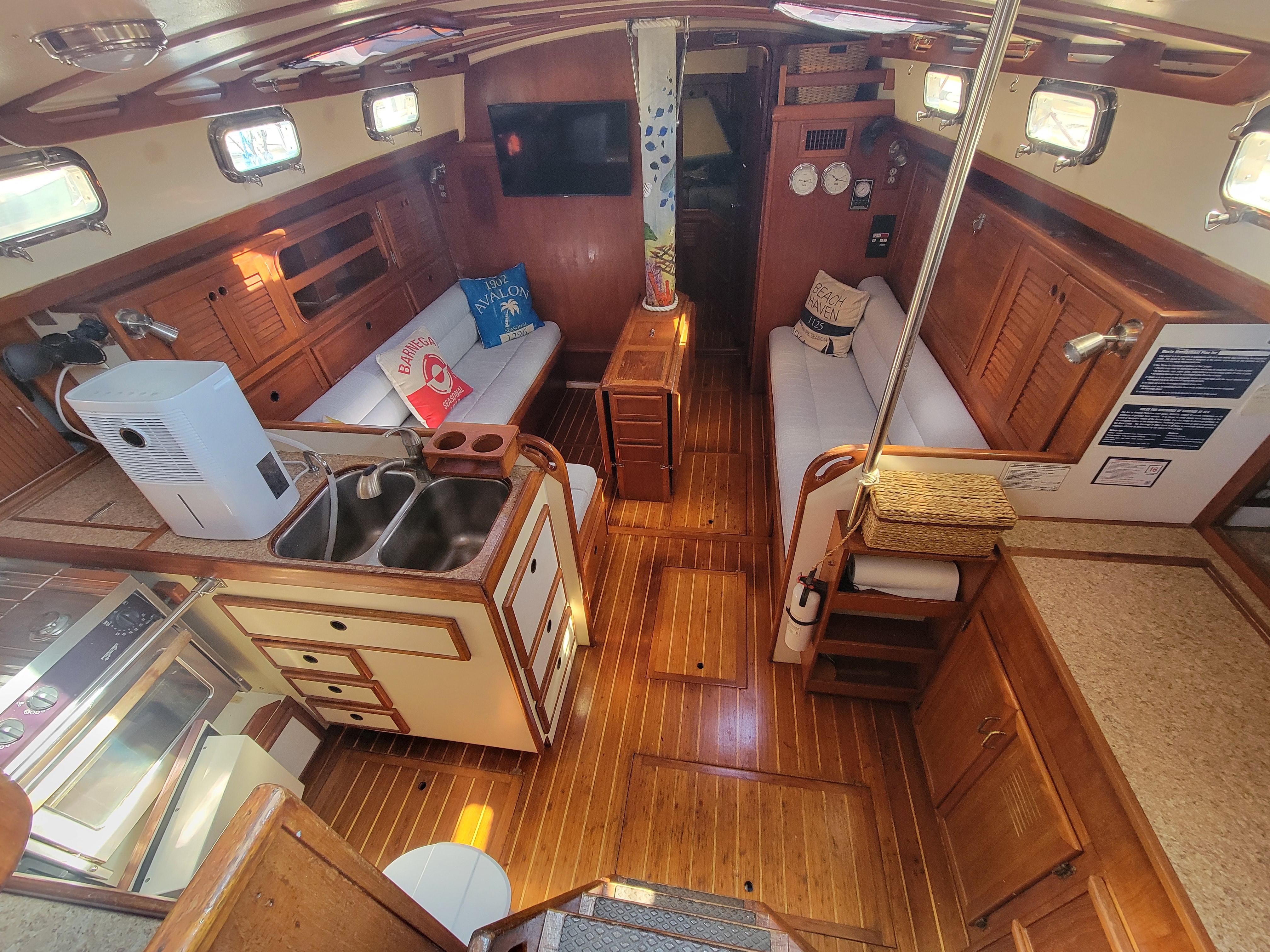 1988 Brewer 44 Cutter for sale - YachtWorld