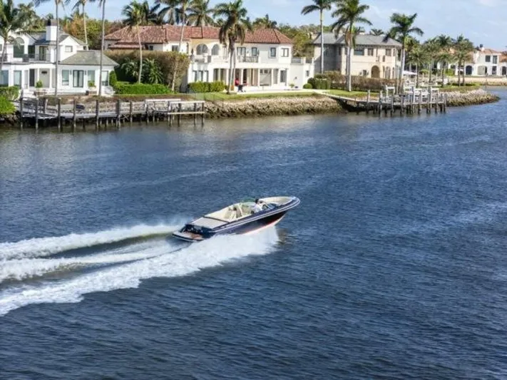  Yacht Photos Pics 2024 Chris-craft Launch 27 - Image 3