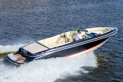 Chris-Craft Launch 27