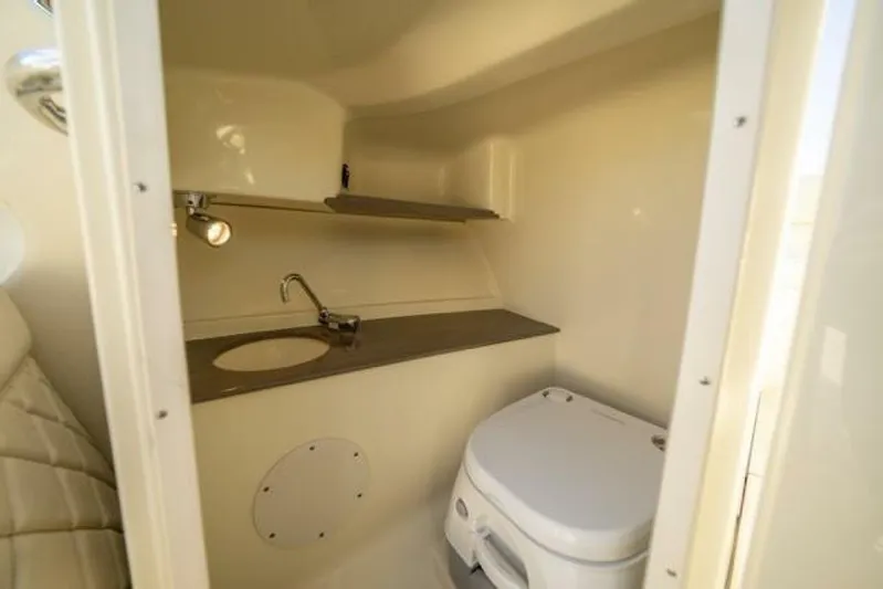  Yacht Photos Pics 2024 Chris-craft Launch 27 - Image 45