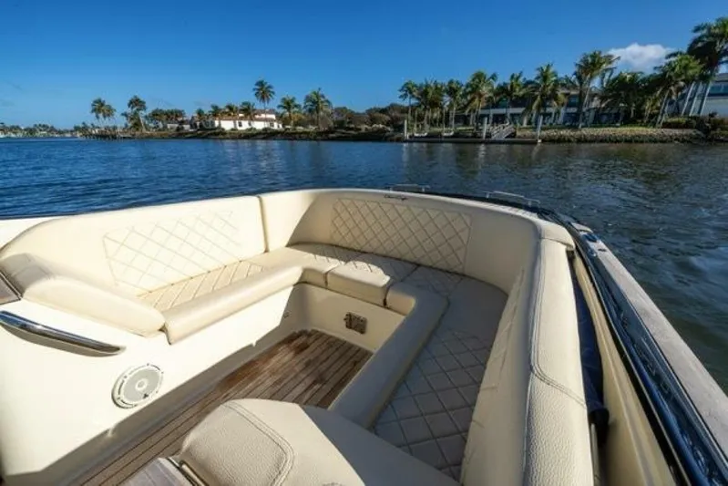  Yacht Photos Pics 2024 Chris-craft Launch 27 - Image 22