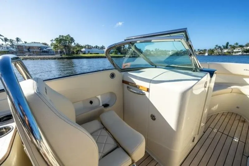  Yacht Photos Pics 2024 Chris-craft Launch 27 - Image 32