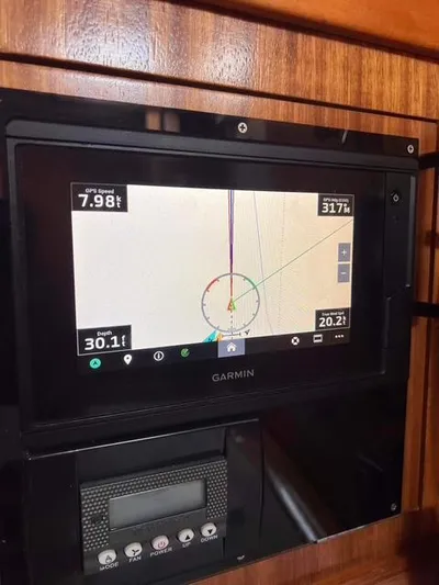 Mockingbird Yacht Photos Pics Garmin navigation display on 2001 Dufour Gib'Sea 43 sailboat, showing speed and depth.