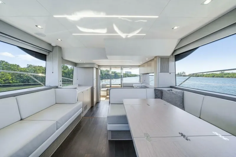  Yacht Photos Pics 2018 Sunseeker 52 Manhattan - Image 30