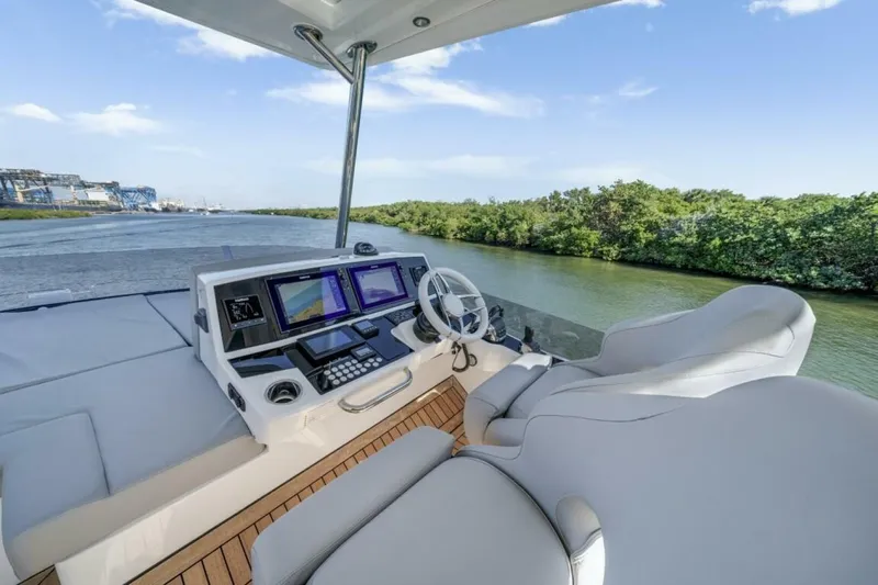  Yacht Photos Pics 2018 Sunseeker 52 Manhattan - Image 53