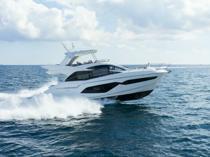  Yacht Photos Pics 2018 Sunseeker 52 Manhattan - Image 4