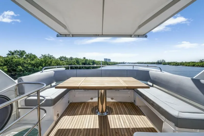  Yacht Photos Pics 2018 Sunseeker 52 Manhattan - Image 50