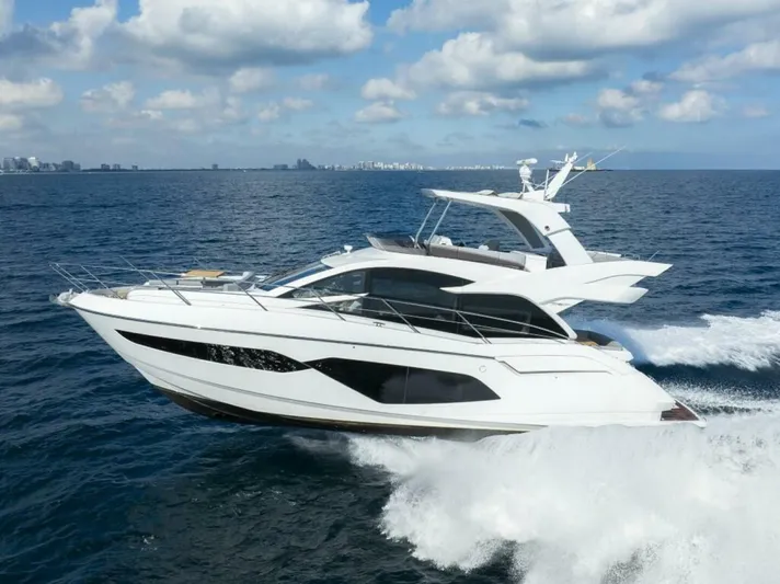  Yacht Photos Pics 2018 Sunseeker 52 Manhattan - Image 1