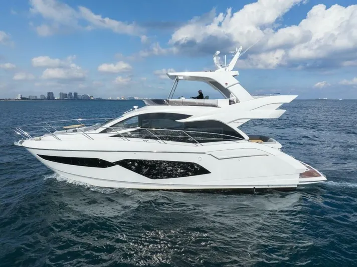  Yacht Photos Pics 2018 Sunseeker 52 Manhattan - Image 13